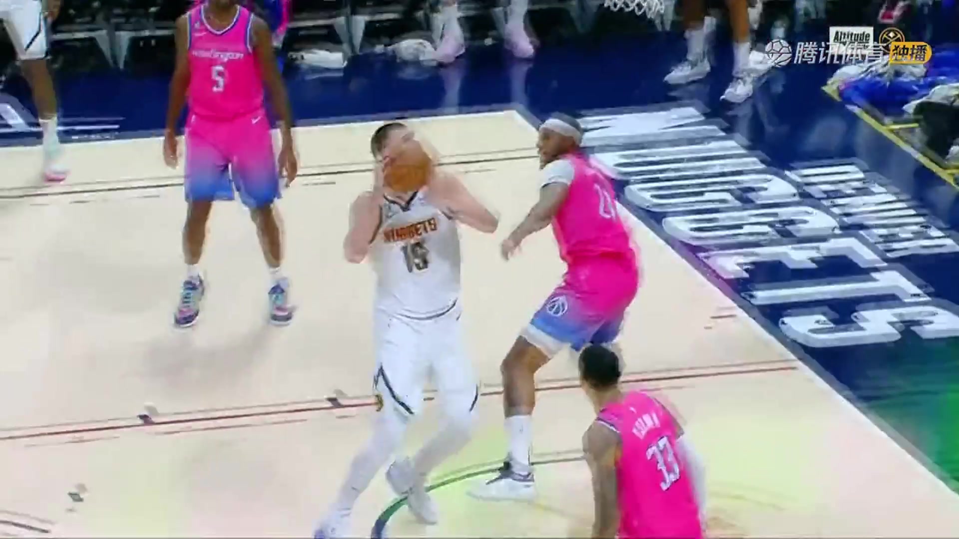 這效率要沖三連MVP？約基奇20中17爆砍43分14板8助5斷皆全隊(duì)最高（約基奇砍32分20籃板10助攻）