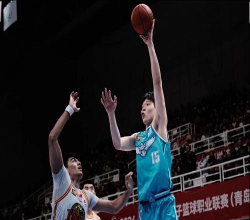 接班楊瀚森！17歲第2場成人比賽砍13+5，青島內(nèi)線大旗未來他扛