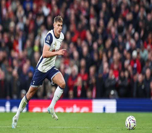 熱刺本賽季英超已經(jīng)有6名不同的球員破門進球，僅次于利物浦的7人