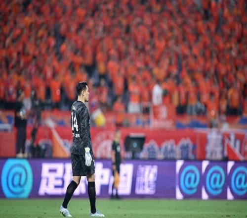 “扔袖標(biāo)”風(fēng)波未停亞足聯(lián)的罰單也來了，山東魯能煩惱一大堆