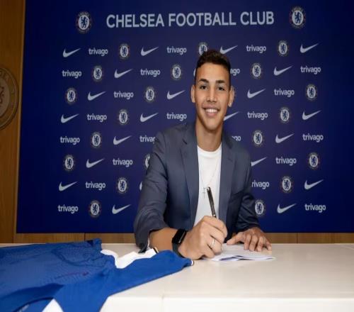 記者：切爾西不打算再次外租20歲前鋒華盛頓