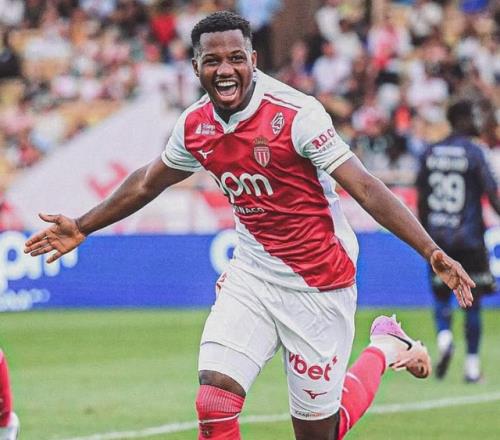 97分鐘轟4球！前巴薩10號擋不住：9天3連斬目標賽季20球